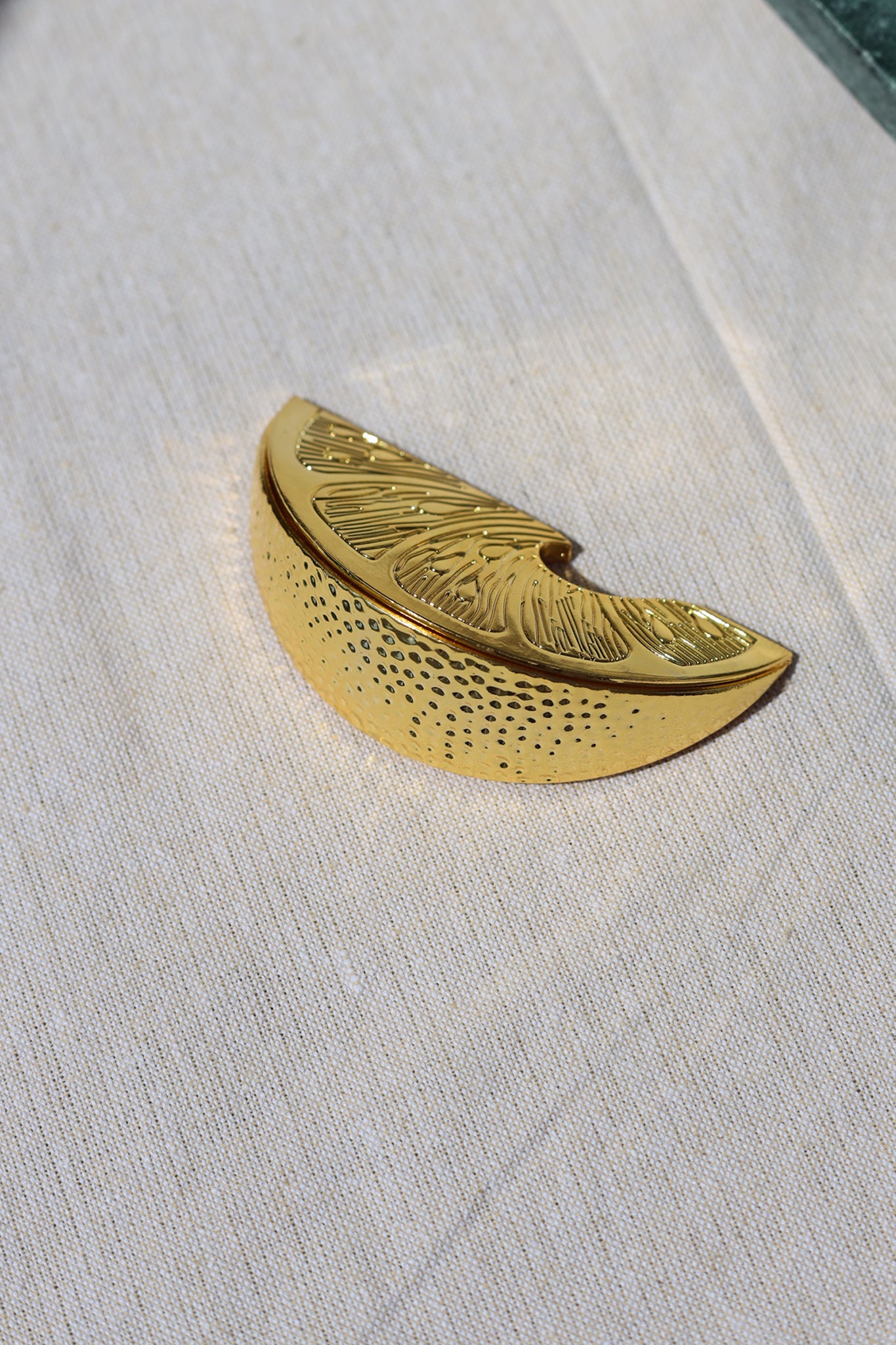 Citrus Curve – Gold Lemon Opener