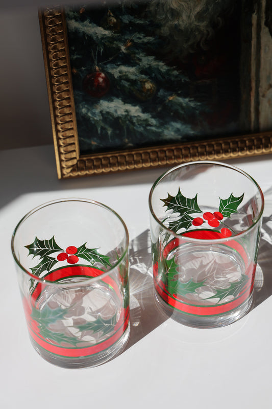 Holly & Berries Christmas Glasses — Set of 2