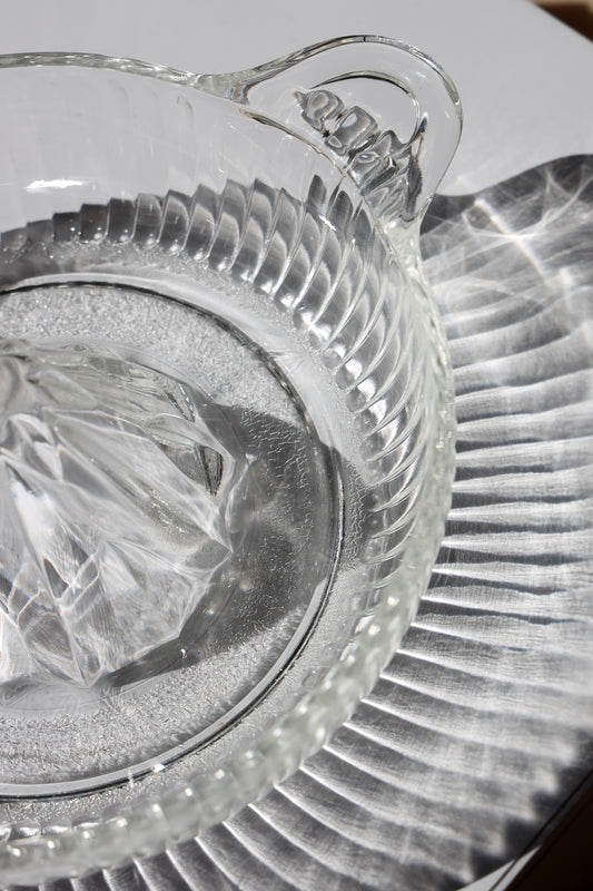 Vintage Glass Citrus Juicer – Classic Kitchen Collectible