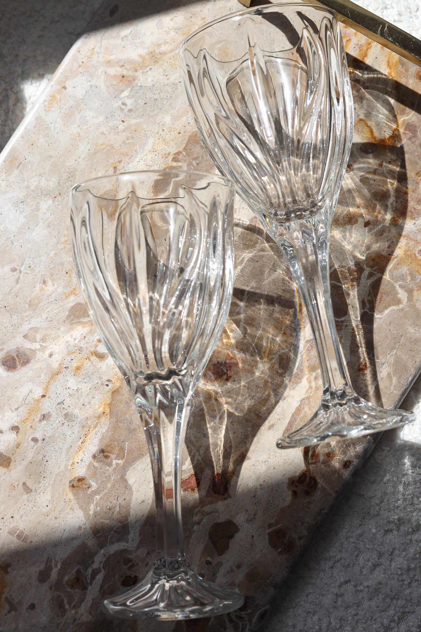Clear Swirl Stemmed Glasses – Set of 4