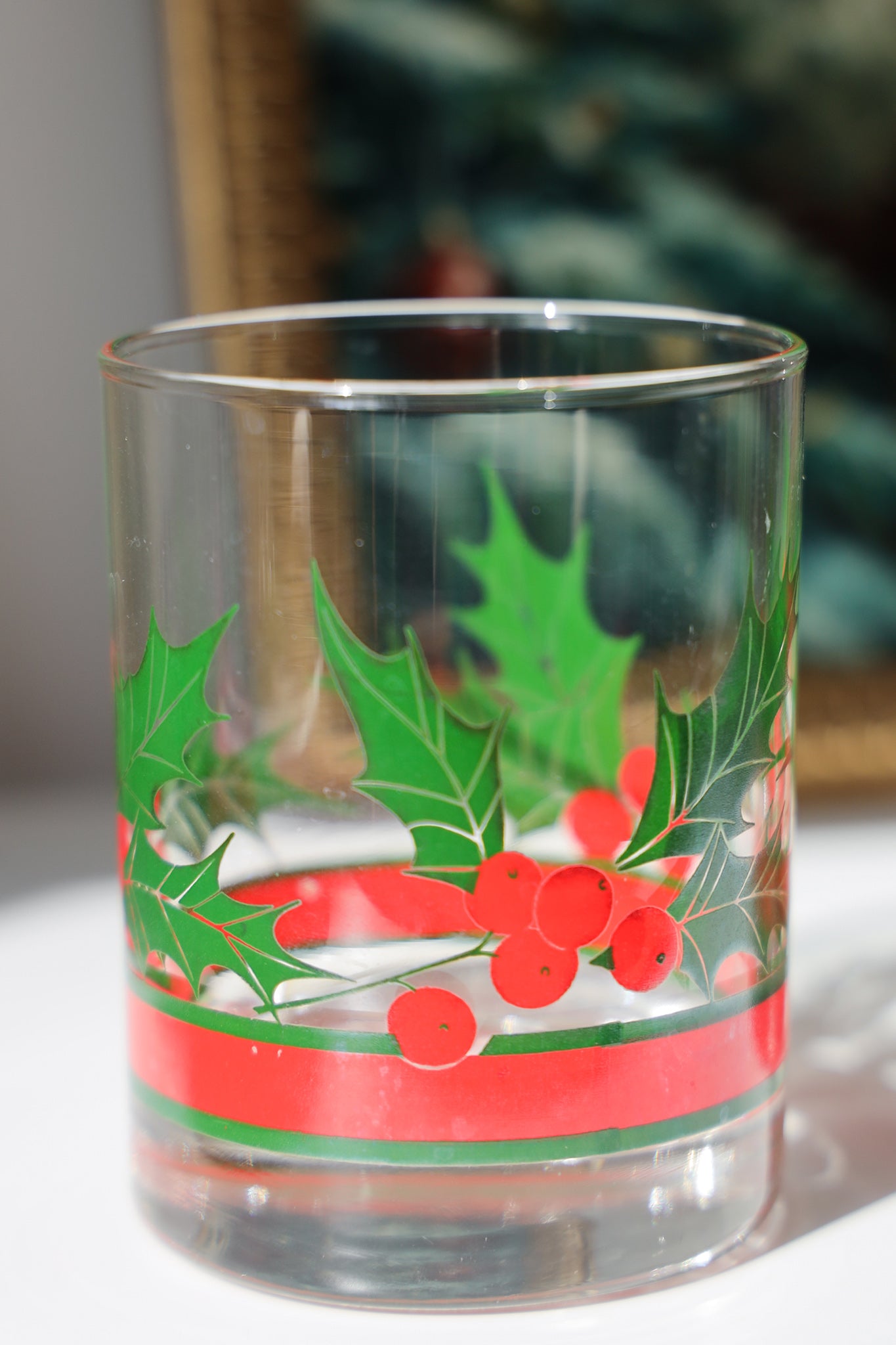 Holly & Berries Christmas Glasses — Set of 2
