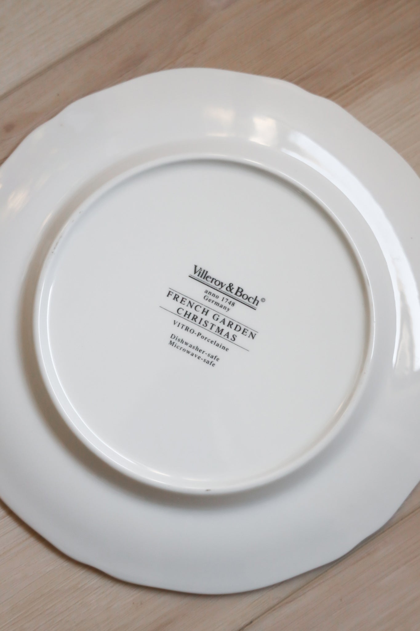 Villeroy & Boch French Garden Christmas Plate — Picea Abies